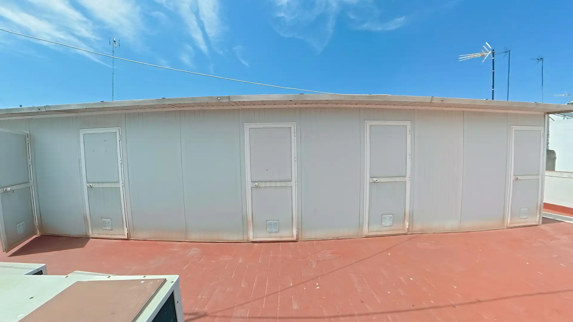 Vista exterior de Apartamento en venta en Sevilla con Alarma