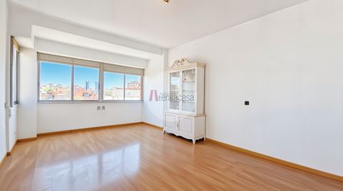 Foto 3 de Piso de alquiler en Calle de Valdevarnes, Valdezarza, Madrid Capital