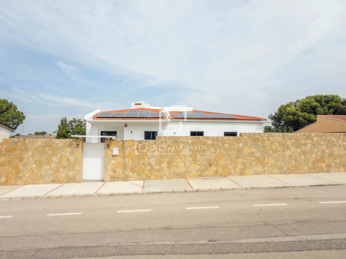 Vista exterior de Casa o chalet en venta en L'Eliana con Aire acondicionado, Calefacción y Jardín privado
