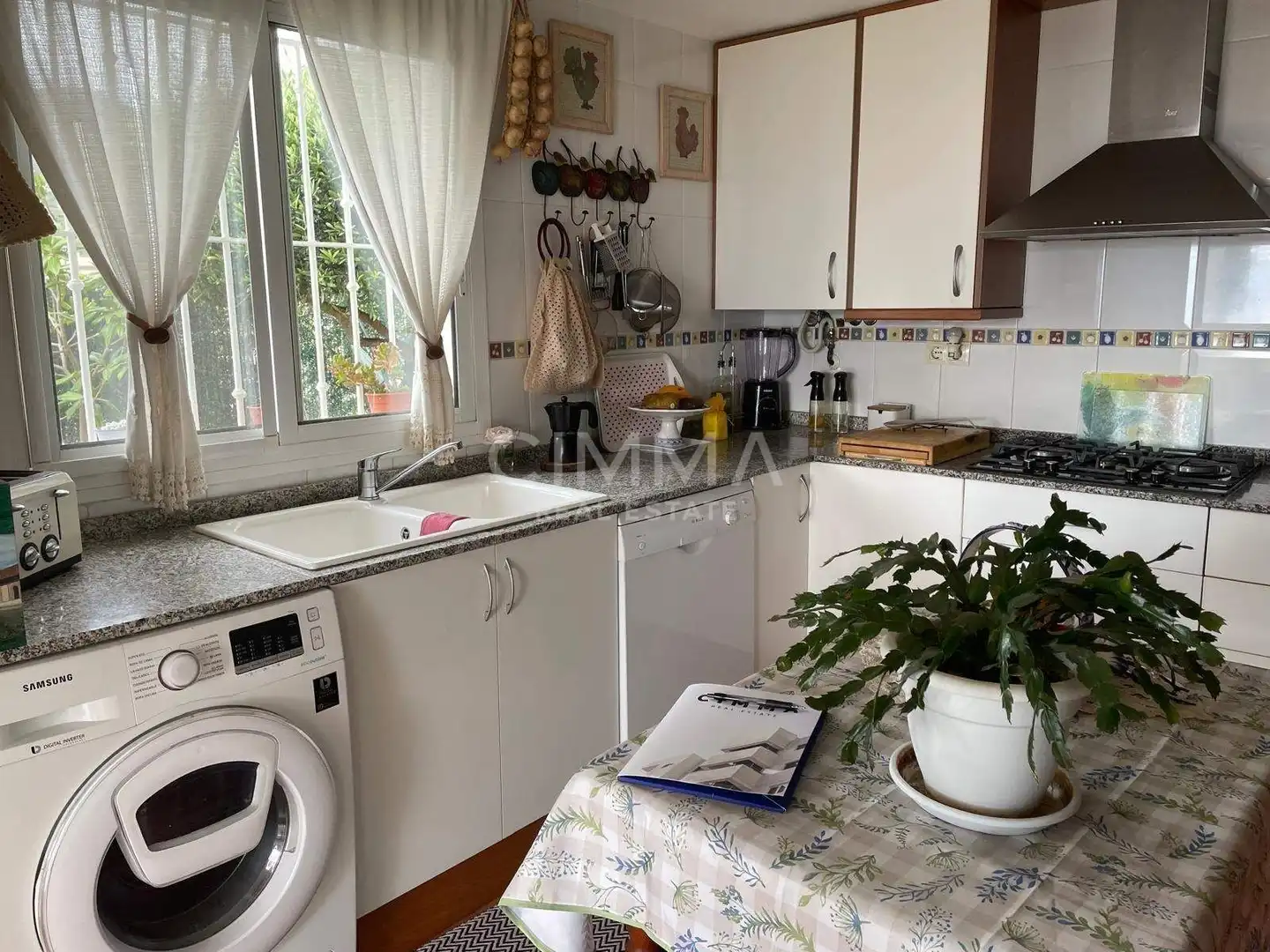 Cocina de Casa o chalet en venta en Polop con Jardín privado y Piscina comunitaria