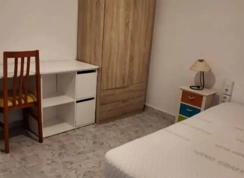 Schlafzimmer von Wohnung zur Miete in Valencia mit Klimaanlage, Heizung und Möbliert