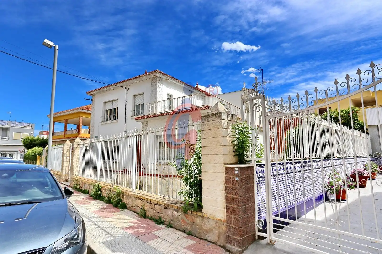 Vista exterior de Finca rústica en venda en Dolores amb Jardí privat i Moblat