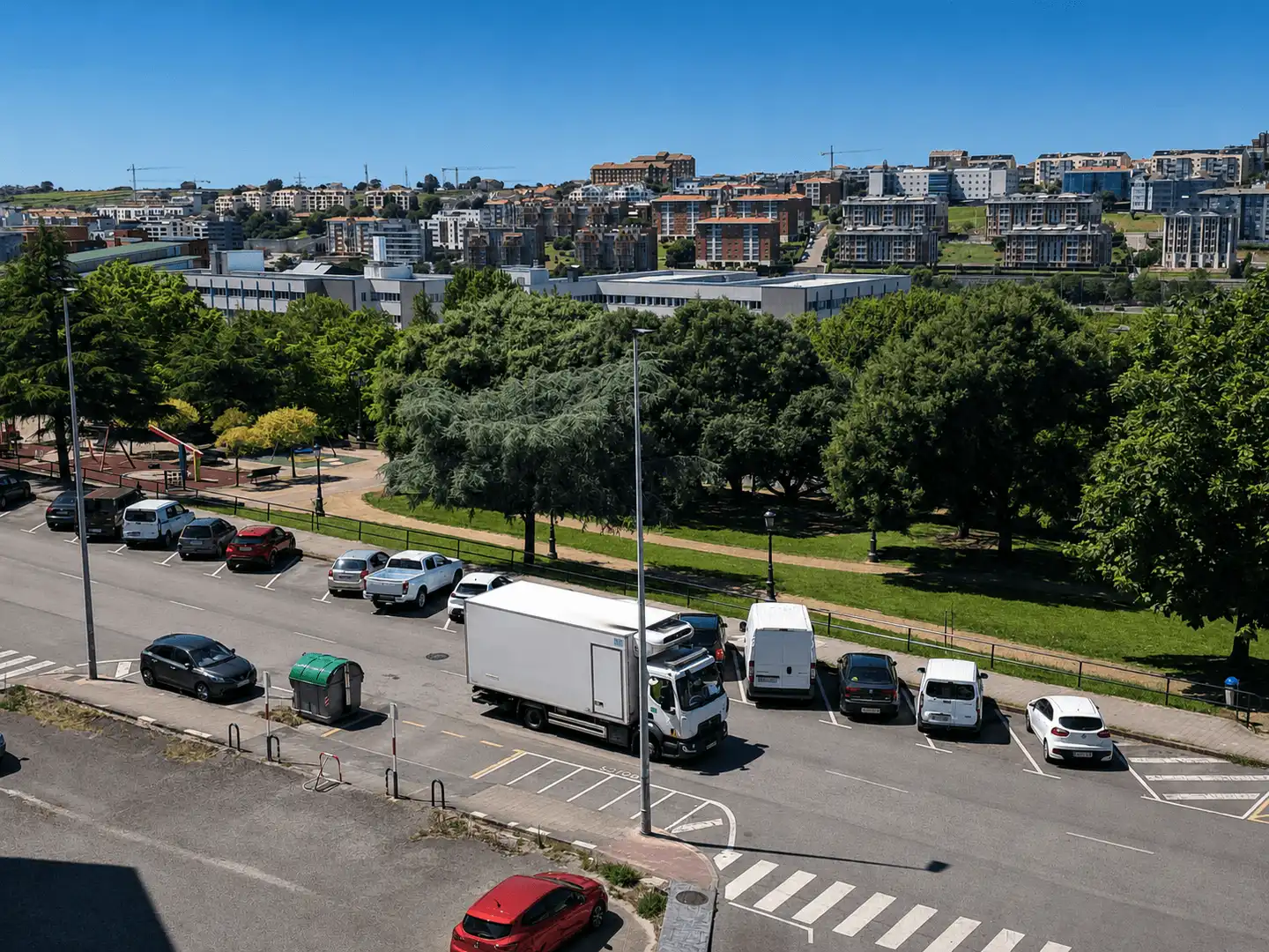Parking de Piso de alquiler en Santander con Calefacción, Amueblado y Horno