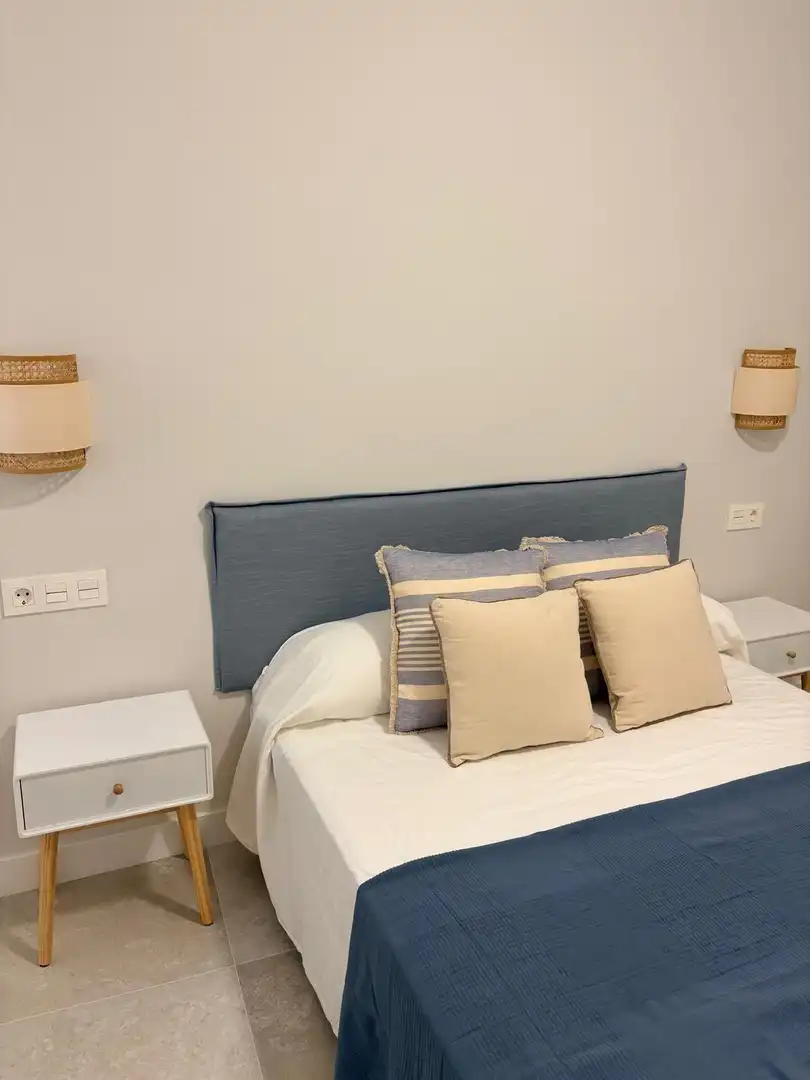 Dormitori de Pis de lloguer en Motril amb Moblat i Balcó