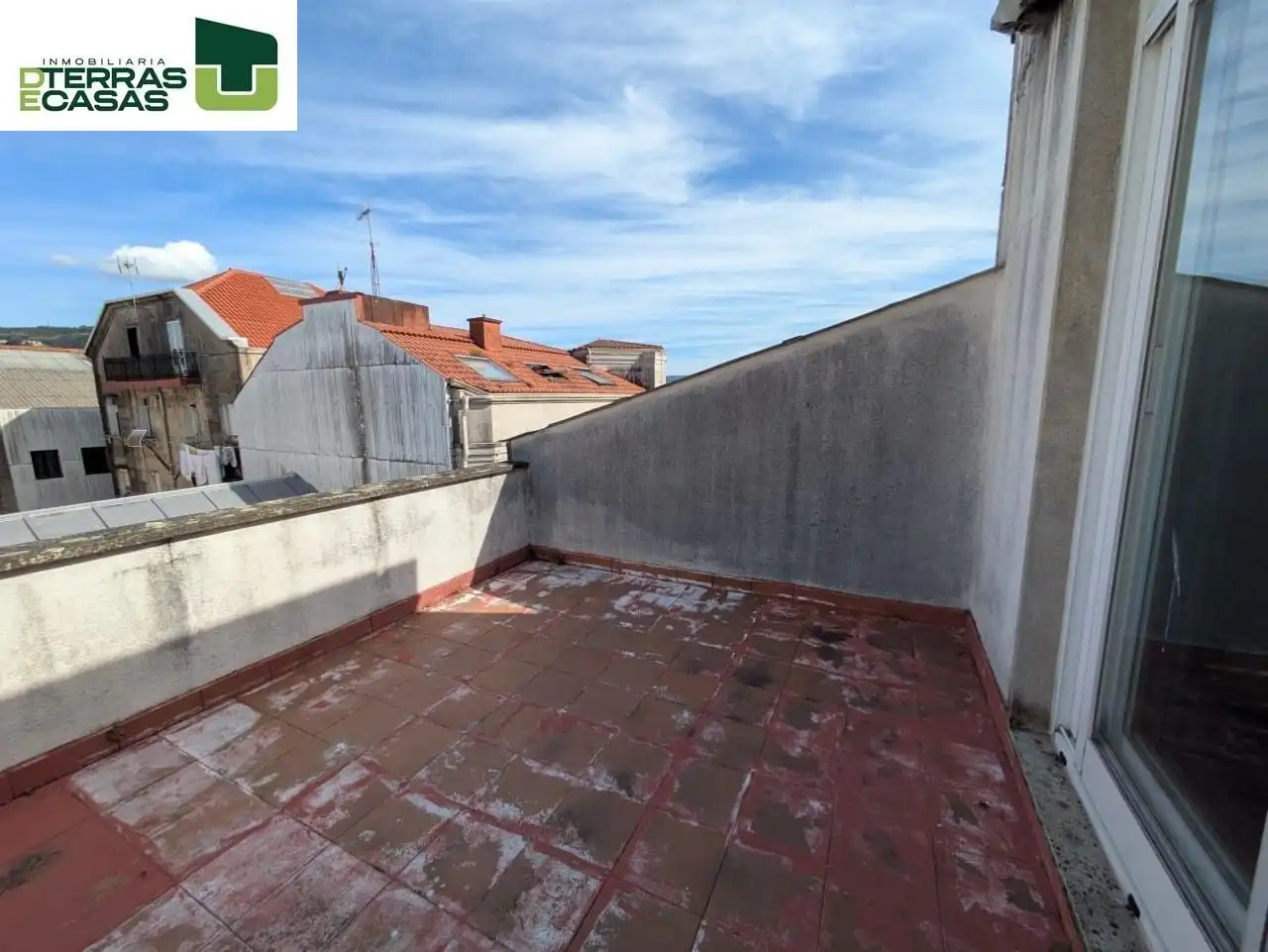 Terrassa de Oficina de lloguer en Pontevedra Capital  amb Aire condicionat, Calefacció i Moblat