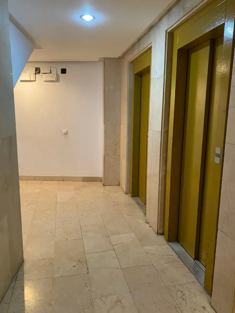 Piso con ascensor en venta en Casco Antiguo, imagen 7