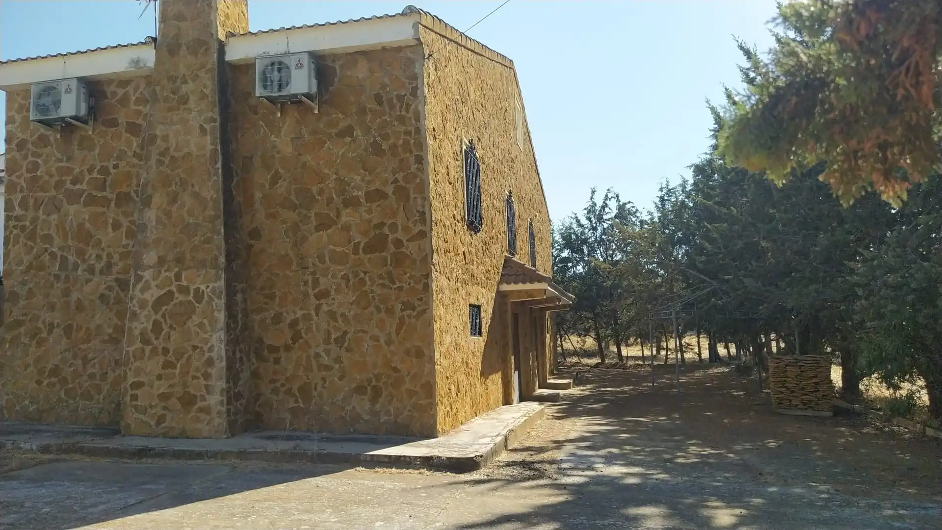 Exterior view of Houses for sale in Talarrubias  with Air Conditioner, Private garden and Storage room