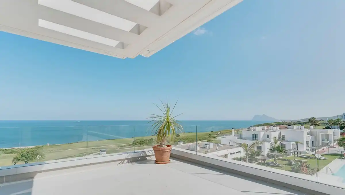 Terraza de Ático en venta en La Alcaidesa con Aire acondicionado, Calefacción y Jardín privado