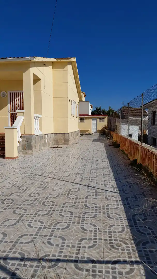 Vista exterior de Casa o xalet en venda en El Vendrell amb Calefacció, Jardí privat i Traster
