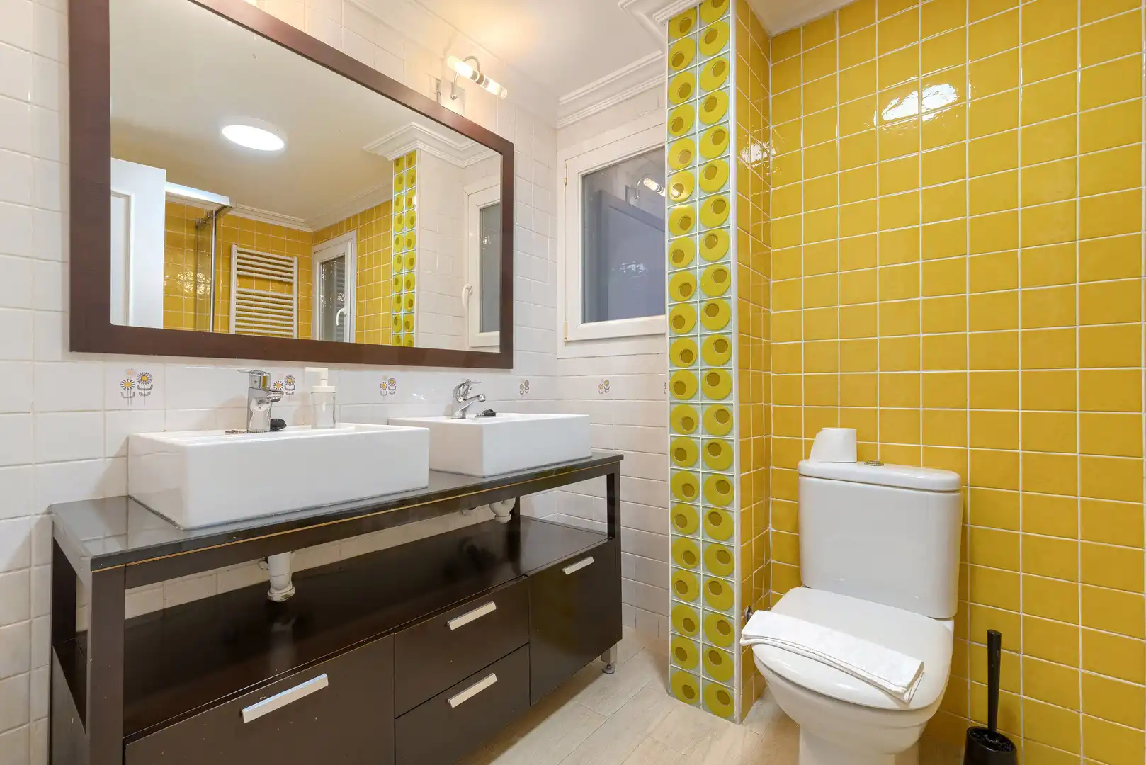Bathroom of Flat for sale in Bilbao 