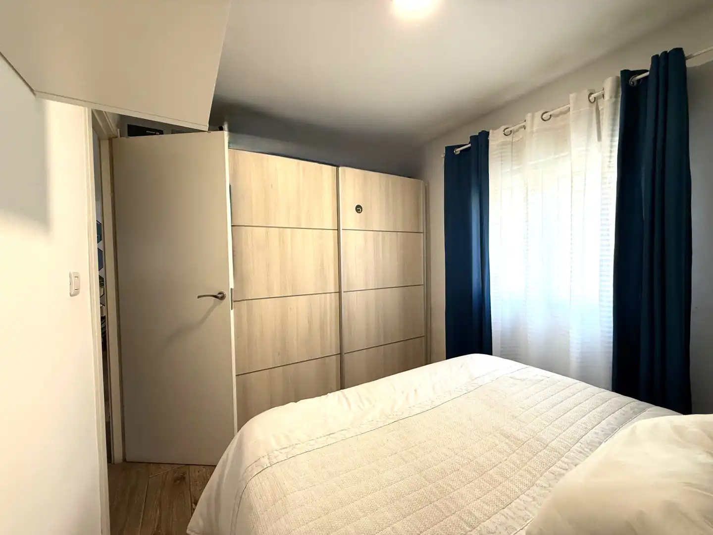 Dormitori de Pis en venda en Granada amb Aire condicionat, Forn i Rentadora