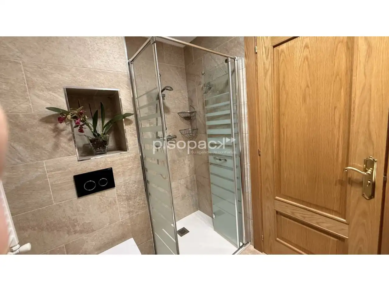 Baño de Casa adosada en venta en Berrioplano / Berriobeiti con Calefacción, Jardín privado y Parquet