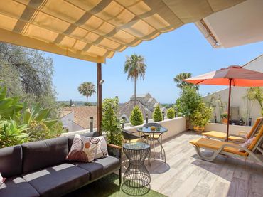 Chalet con piscina en venta en Nueva Andalucía