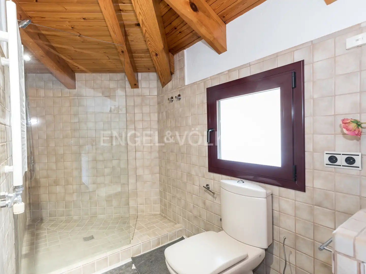 Bathroom of Houses for rent in Castelldefels  with Air Conditioner, Heating and Private garden