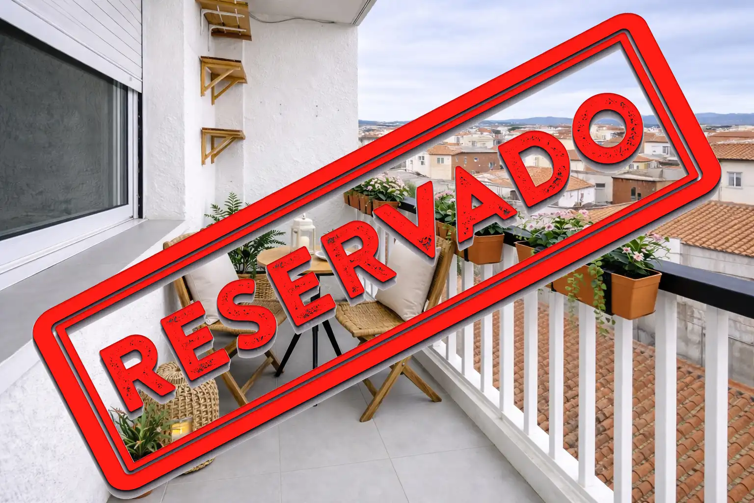 Flat with terrace for sale in Col.legis Nous