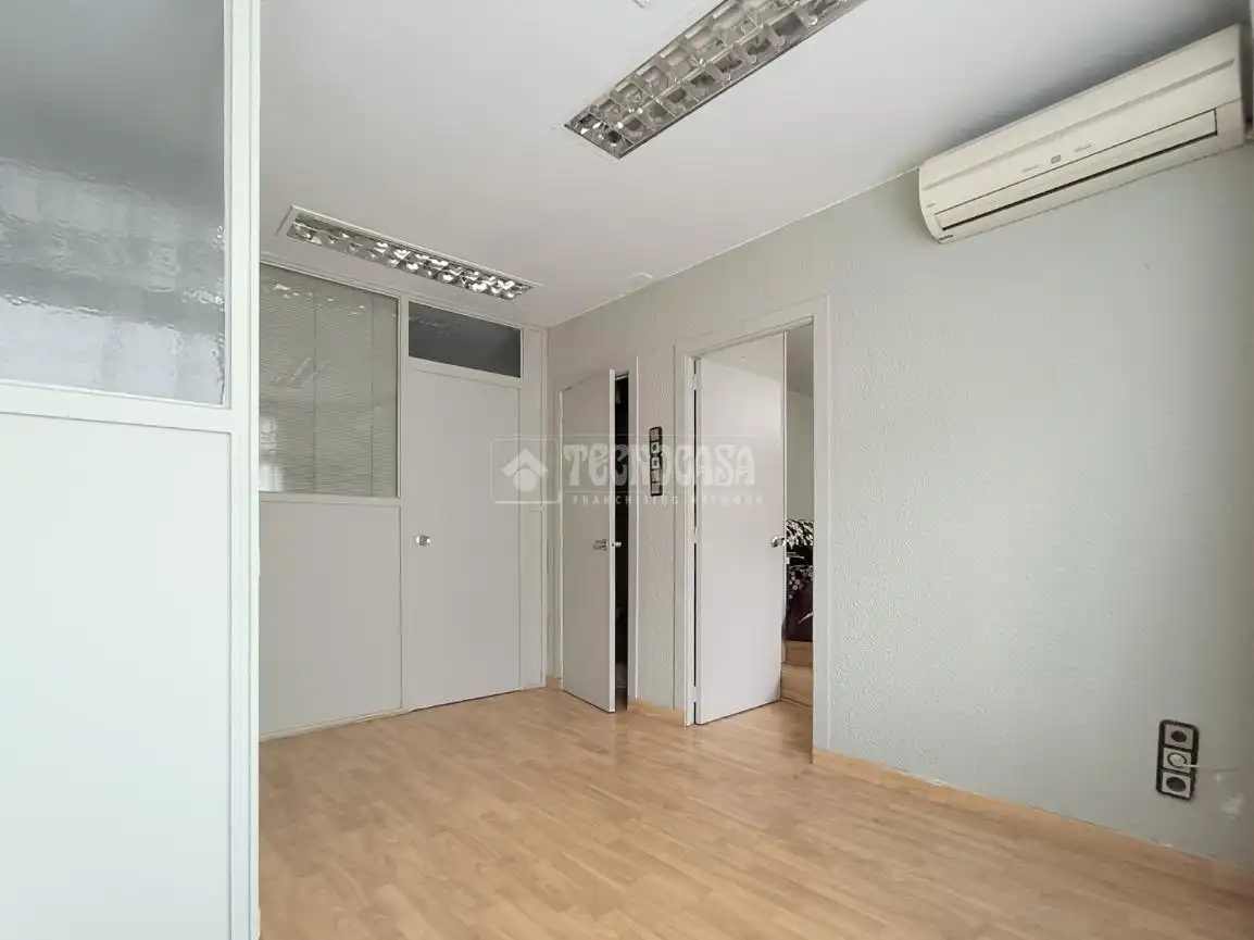 Büro zum Verkauf in Zaragoza mit Heizung