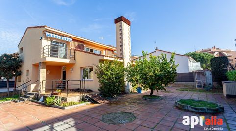 CHALET EN EL CENTRO DE SALOU 5 HABITACIONES