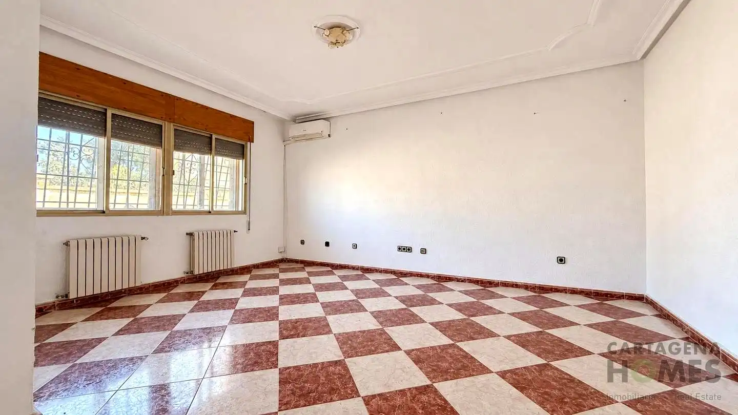 Casa o xalet en venda en Cartagena amb Aire condicionat i Jardí privat