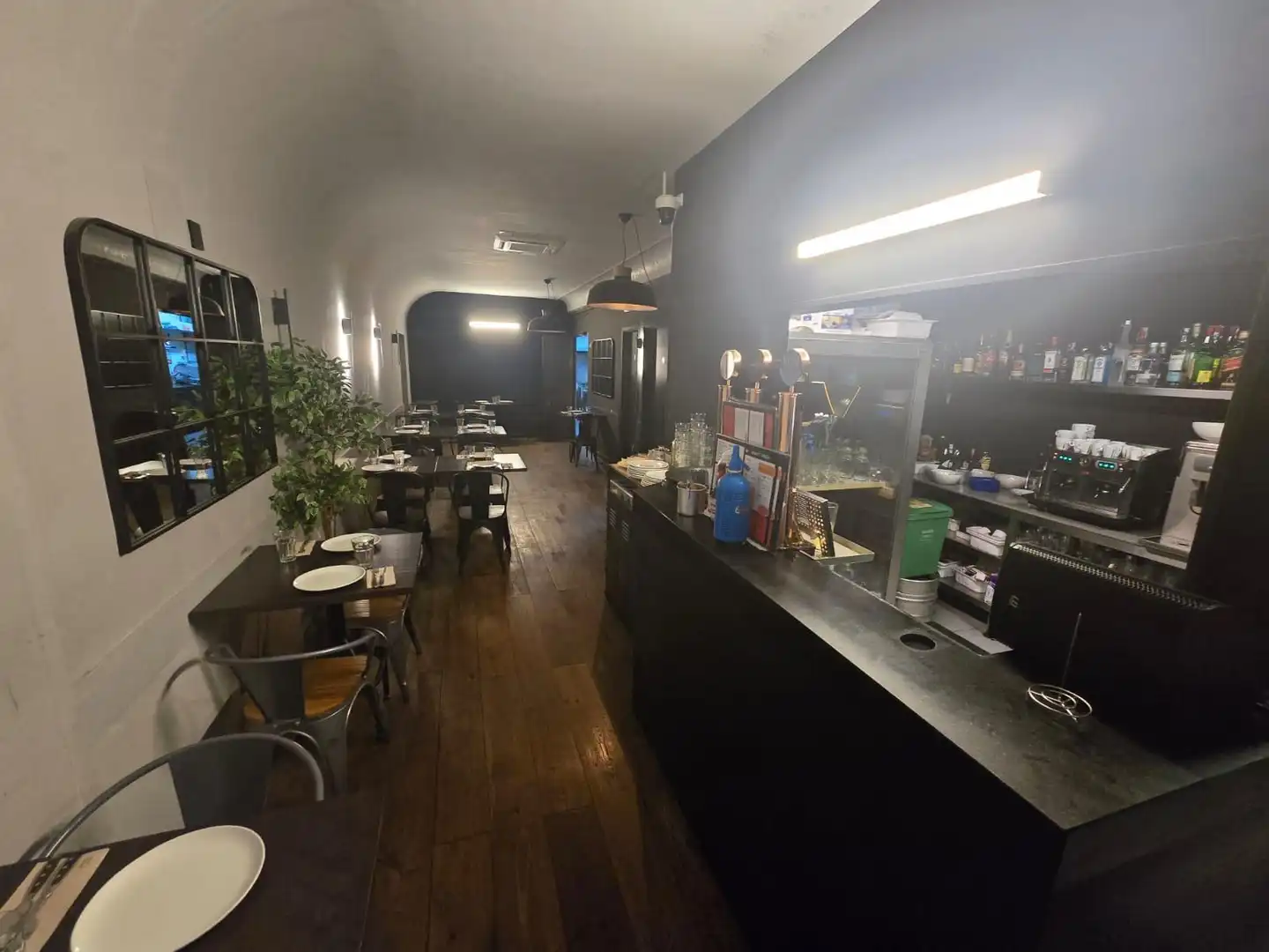 Local comercial en traspàs a Entença, imagen 2