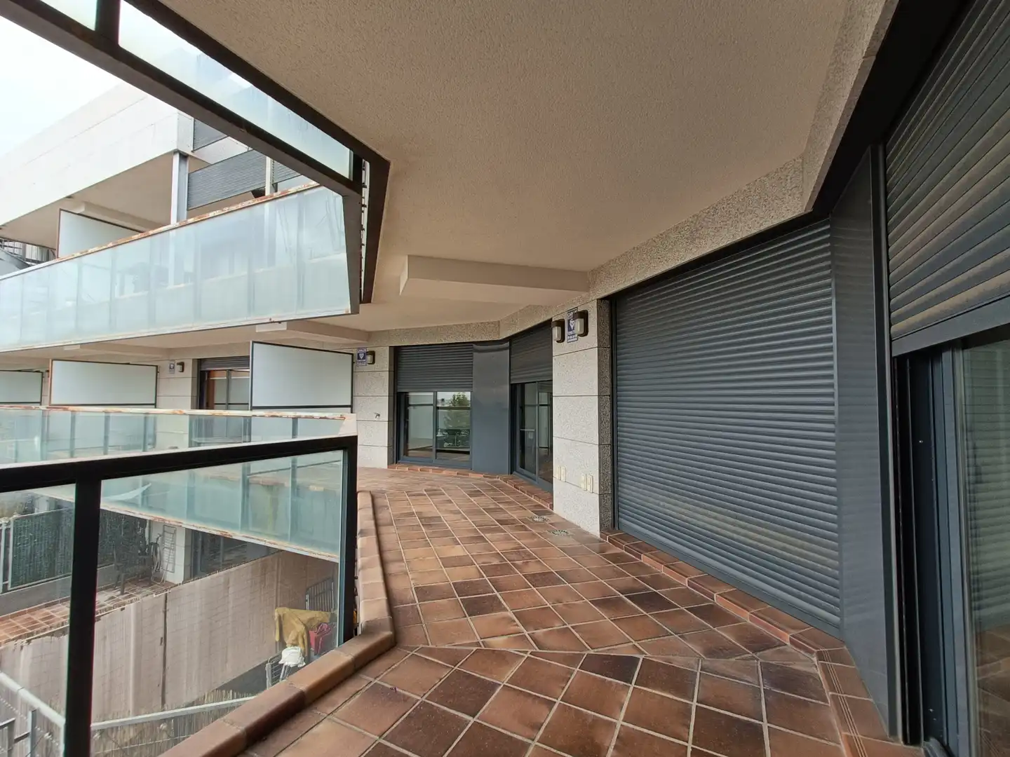 Außenansicht von Wohnung zum Verkauf in Alcorcón mit Klimaanlage, Parkett und Terrasse