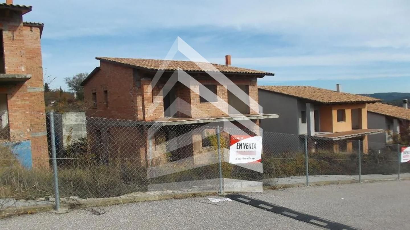 Exterior view of Building for sale in Pontons