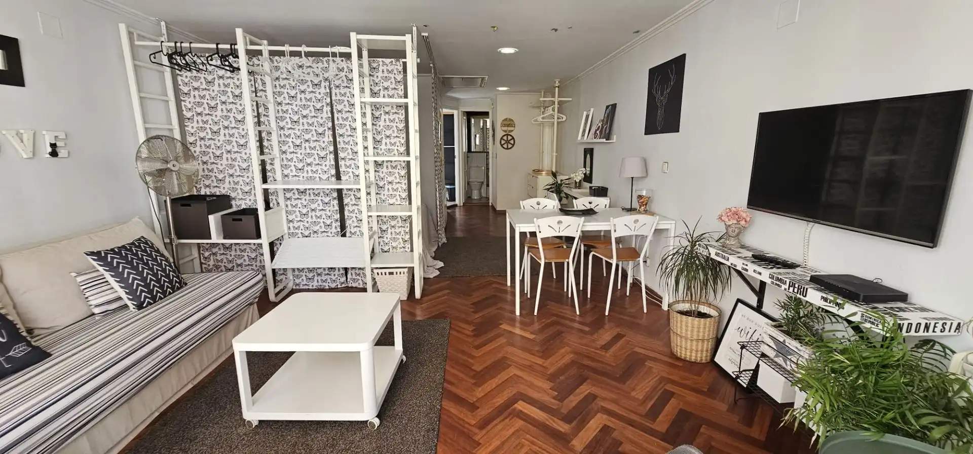 Sala d'estar de Pis de lloguer en A Coruña Capital  amb Calefacció i Moblat