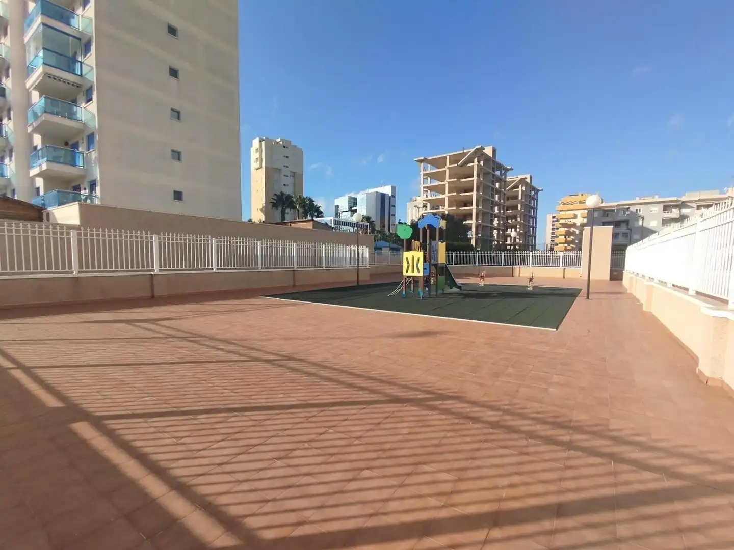 Parking de Apartamento en venta en Guardamar del Segura con Aire acondicionado, Calefacción y Terraza