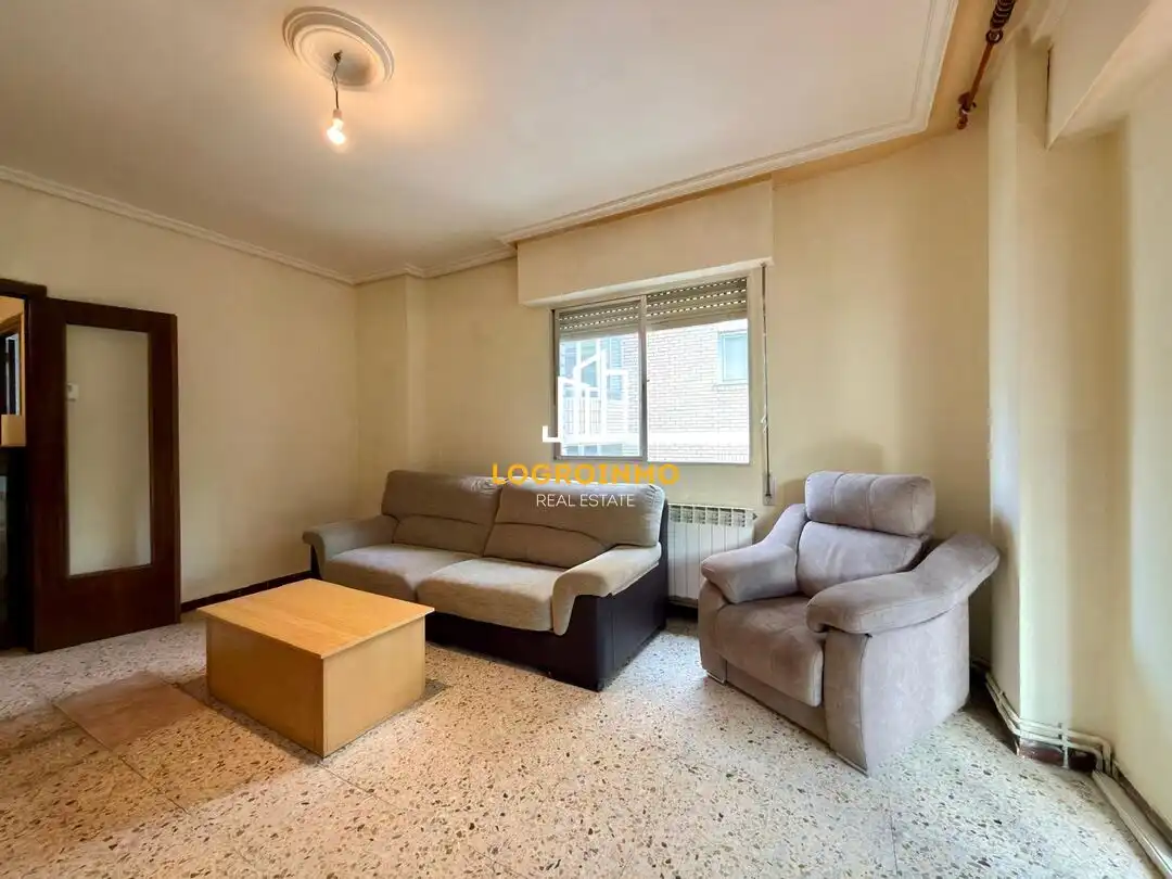 Wohnzimmer von Wohnung zum Verkauf in  Logroño mit Heizung und Terrasse