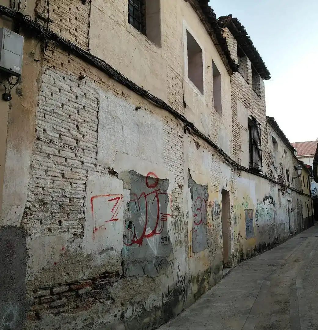 Vista exterior de Casa o xalet en venda en Talavera de la Reina amb Balcó