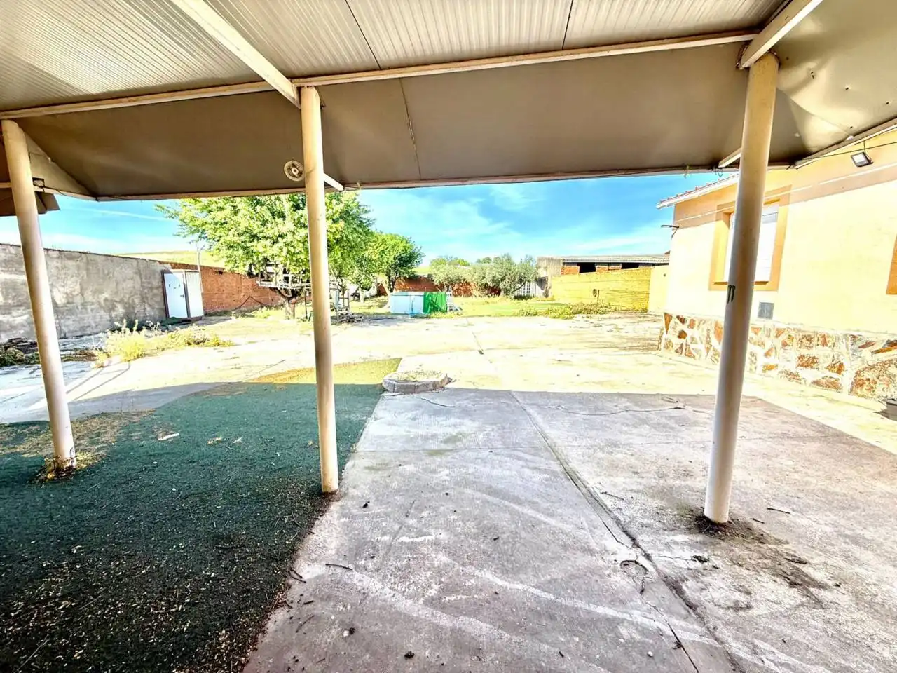 Parking of Houses for sale in Carriches  with Private garden and Swimming Pool