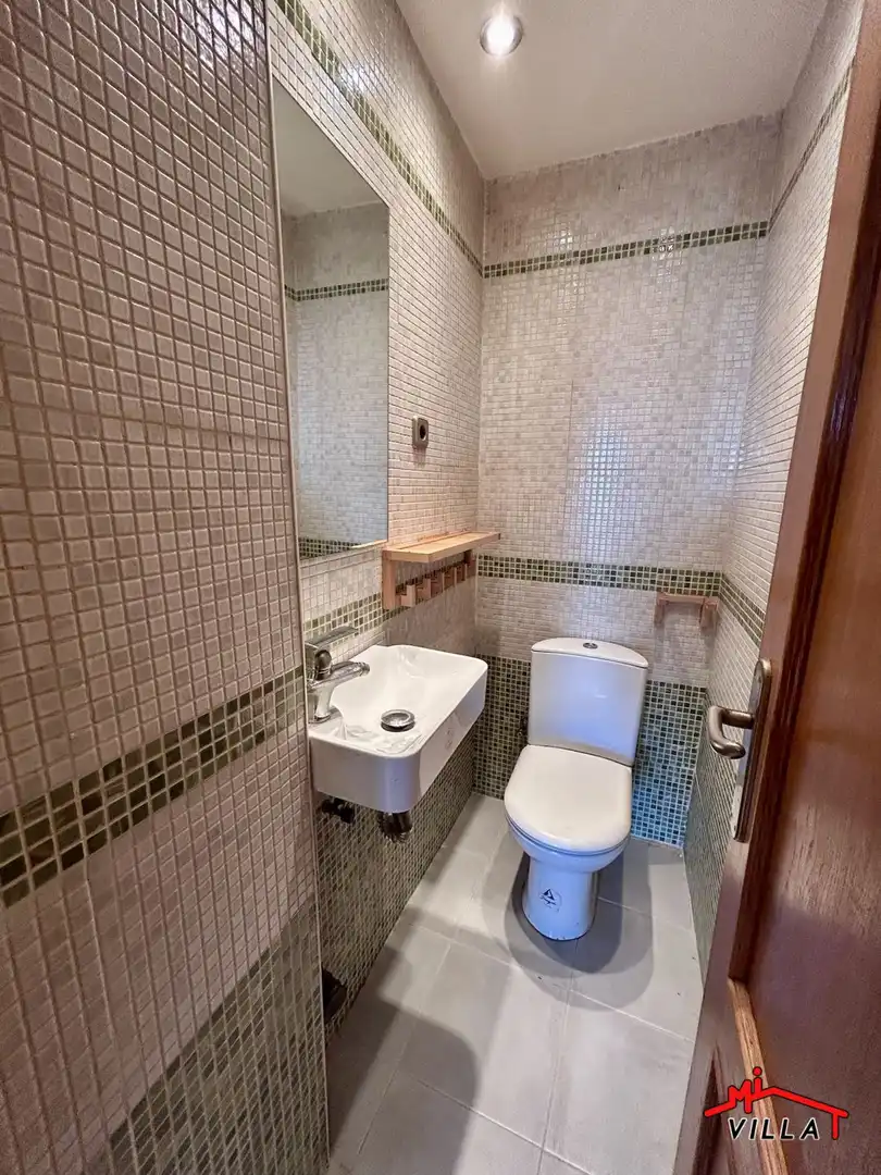 Bathroom of Flat for sale in Laredo  with Heating and Terrace