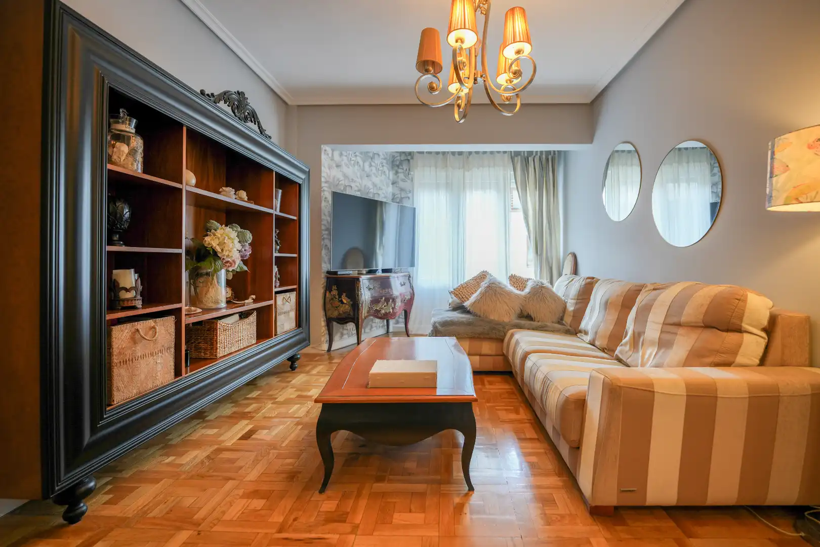 Sala d'estar de Pis en venda en Valladolid amb Calefacció, Parquet i Forn