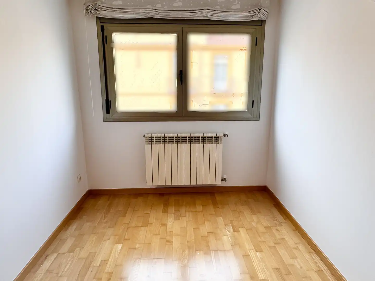 Bedroom of Flat for rent in Badalona  with Air Conditioner, Heating and Parquet flooring
