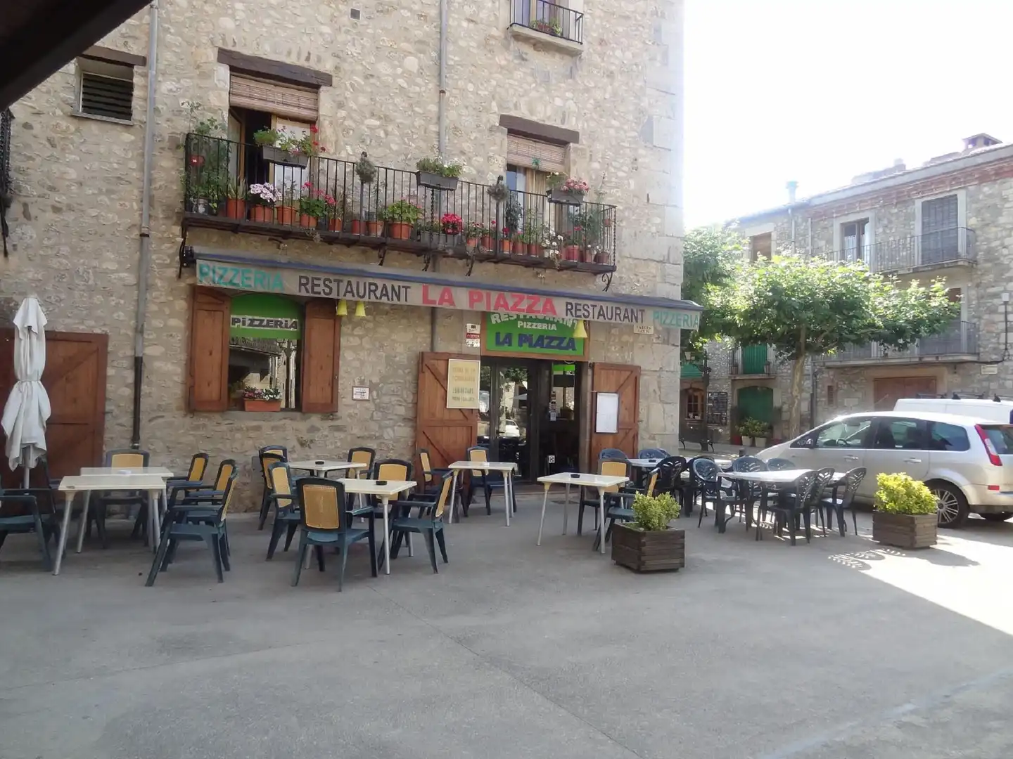 Casa adosada en venda en Sant Llorenç de la Muga amb Jardí privat, Terrassa i Traster