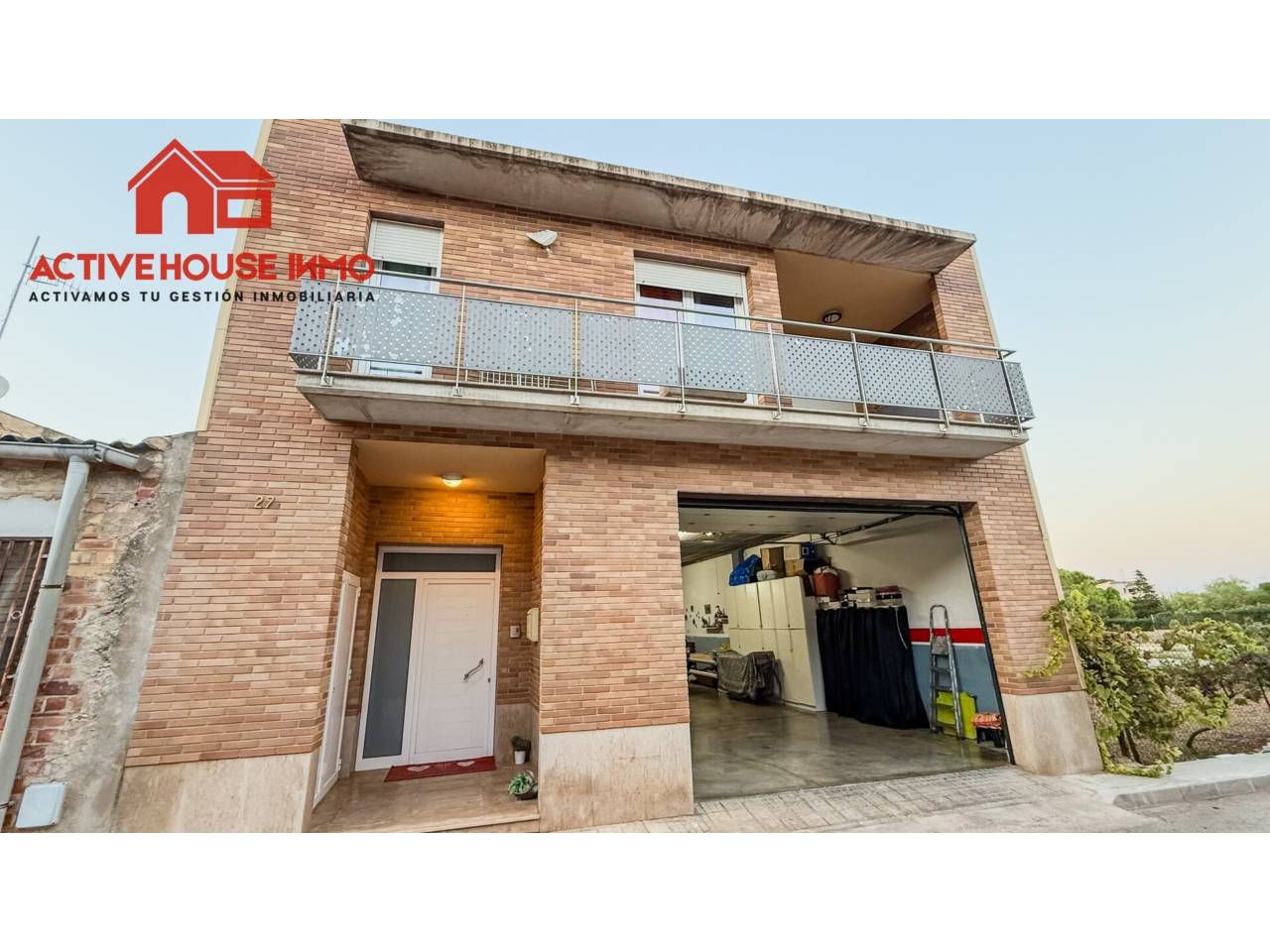 Vista exterior de Casa o xalet en venda en Santa Bàrbara amb Aire condicionat, Calefacció i Terrassa