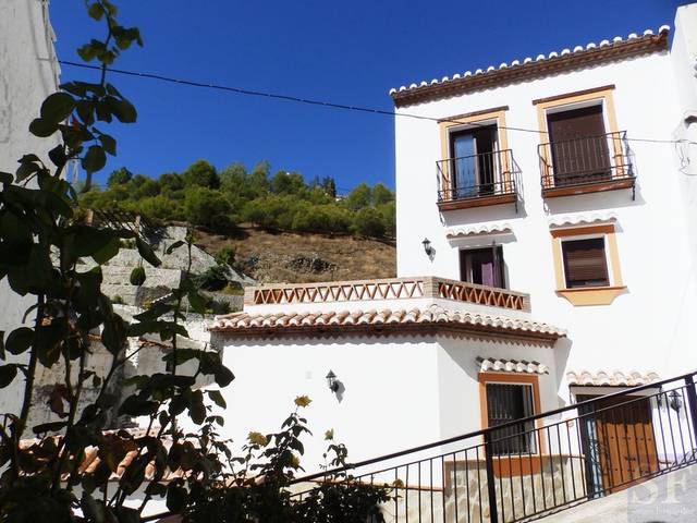 Casa adosada en Venta en Salares