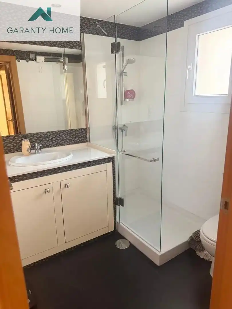Bathroom of Flat for sale in Málaga  with Air Conditioner, Heating and Private garden