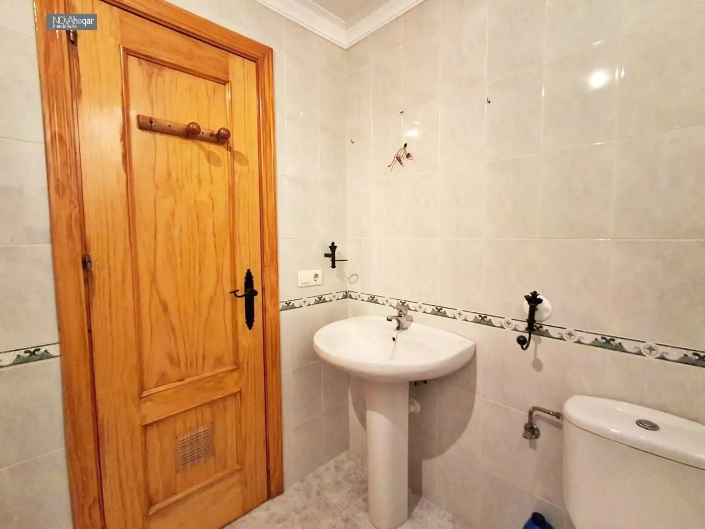 Baño de Piso en venta en Cártama con Aire acondicionado, Calefacción y Balcón
