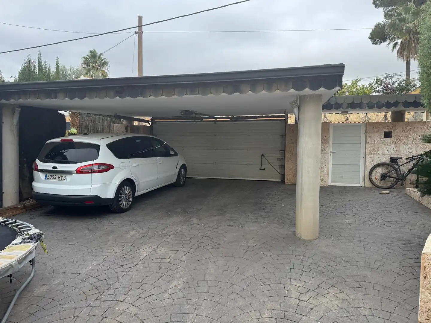 Aparcament de Casa o xalet en venda en Chiva amb Aire condicionat, Calefacció i Jardí privat