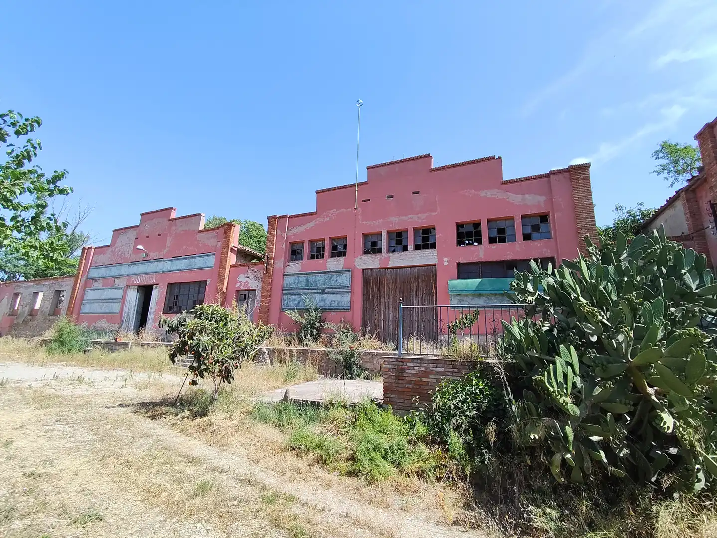 Vista exterior de Nau industrial en venda en Les Borges Blanques