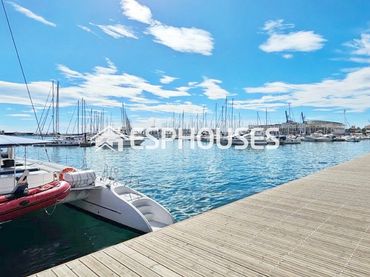 Apartament amb balcó en venda a Centro