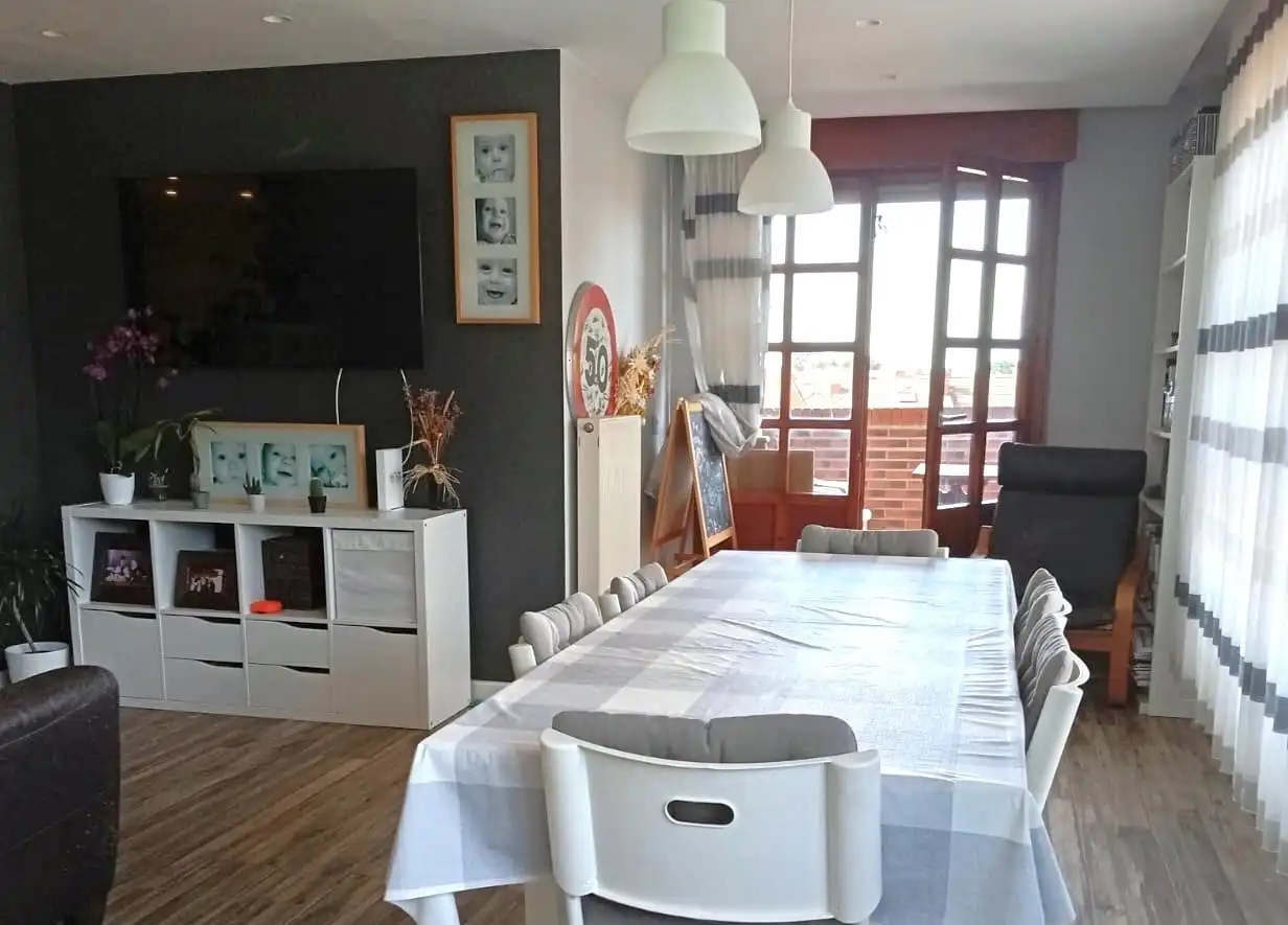 Comedor de Piso en venta en Gijón  con Calefacción, Parquet y Terraza