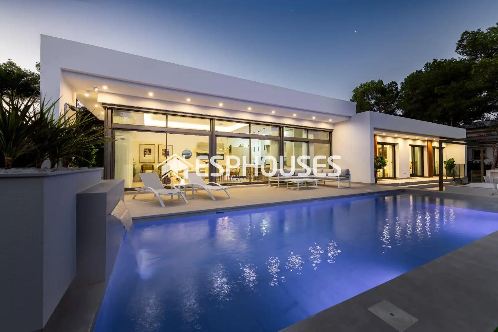 Vista exterior de Casa o chalet en venta en Pilar de la Horadada con Terraza, Piscina y Balcón