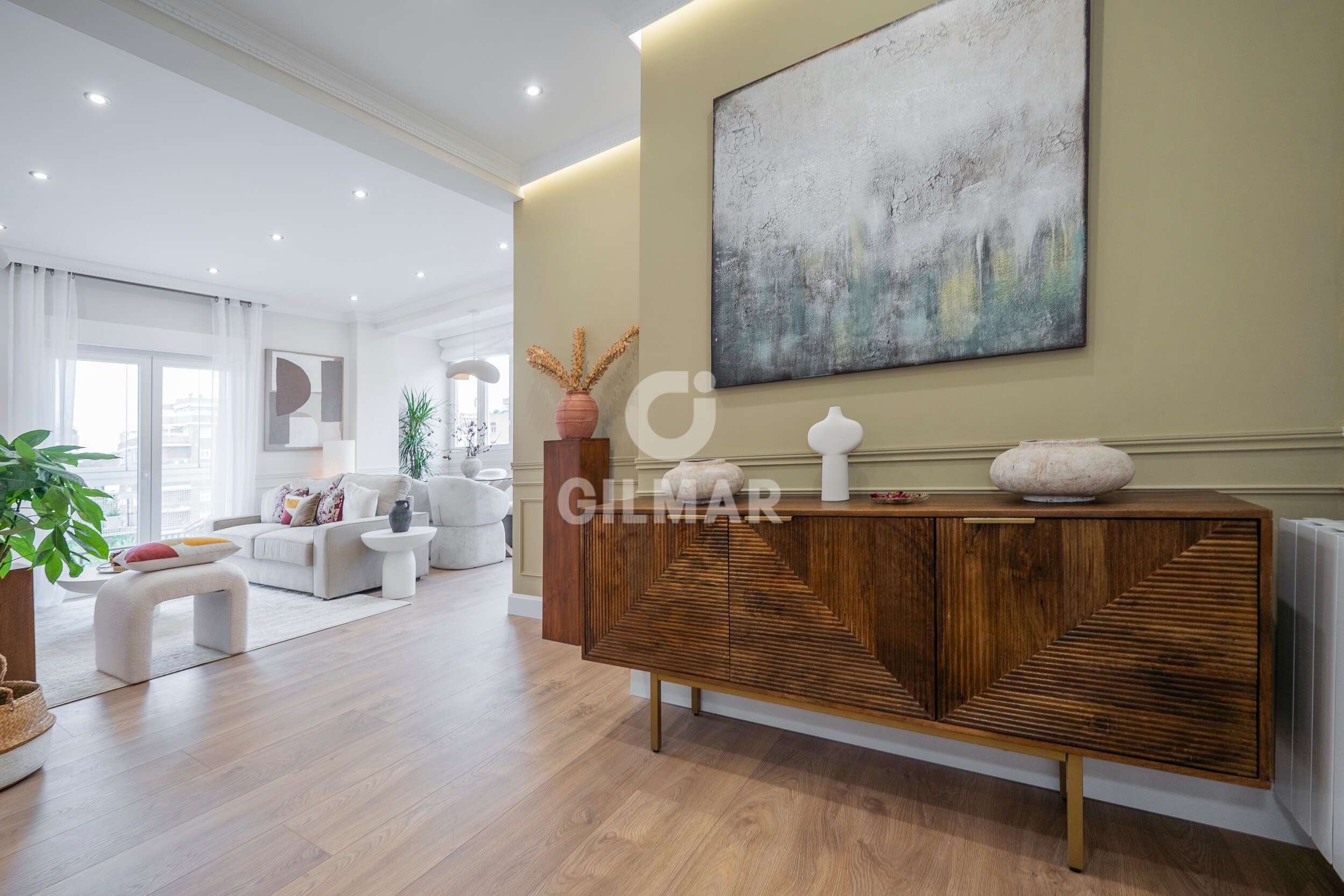 Sala de estar de Piso en venta en  Madrid Capital con Calefacción, Amueblado y Balcón