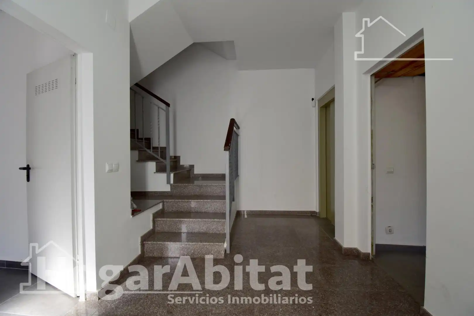 Casa adosada en venda en Guardamar de la Safor amb Terrassa, Traster i Balcó
