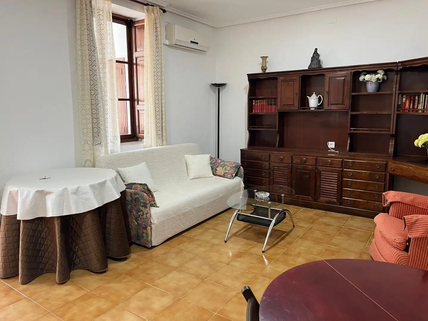 Sala d'estar de Pis de lloguer en Valencia amb Aire condicionat, Moblat i Balcó