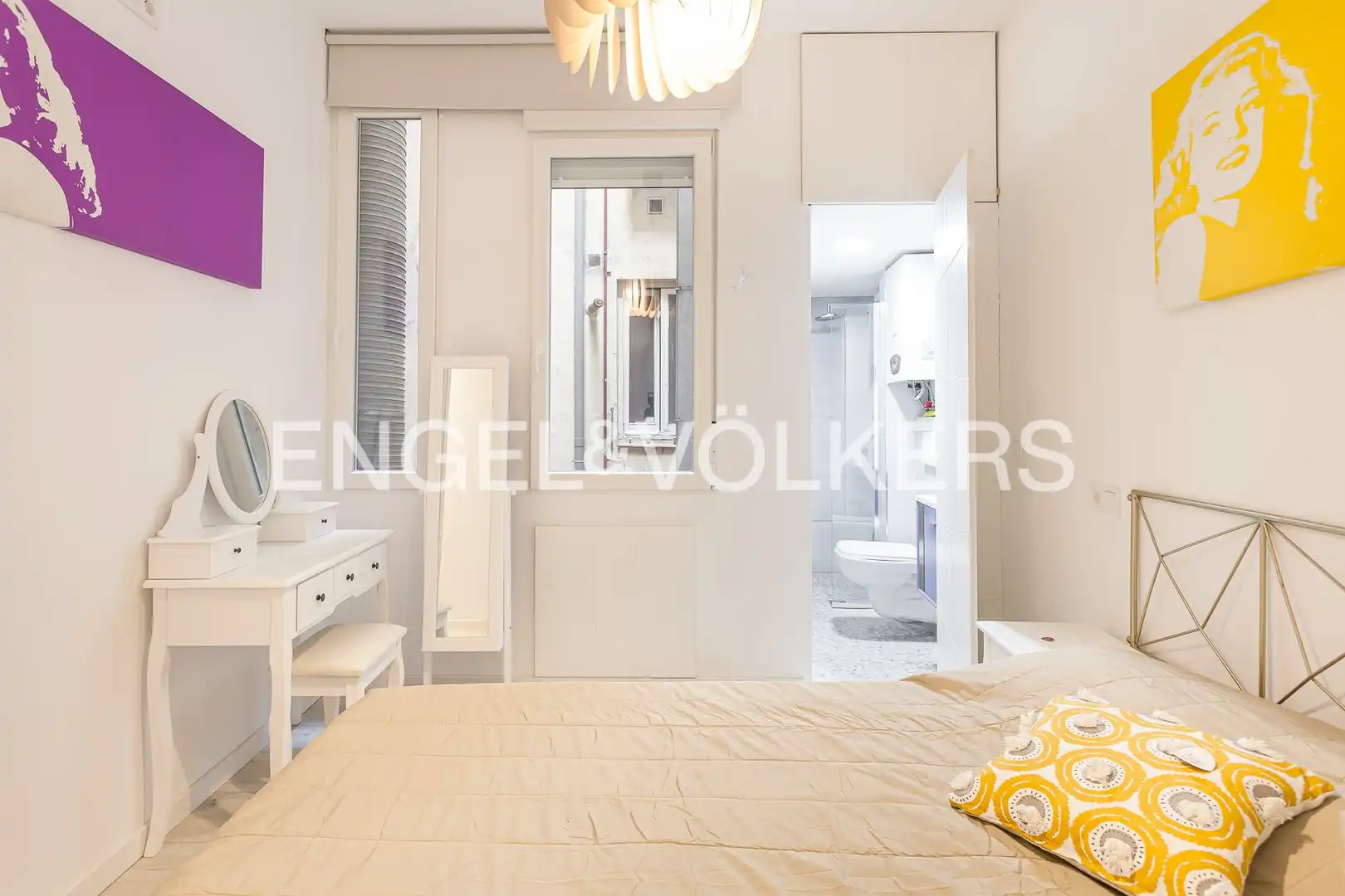 Bedroom of Flat for rent in Madrid  with Air Conditioner, Heating and Balcony