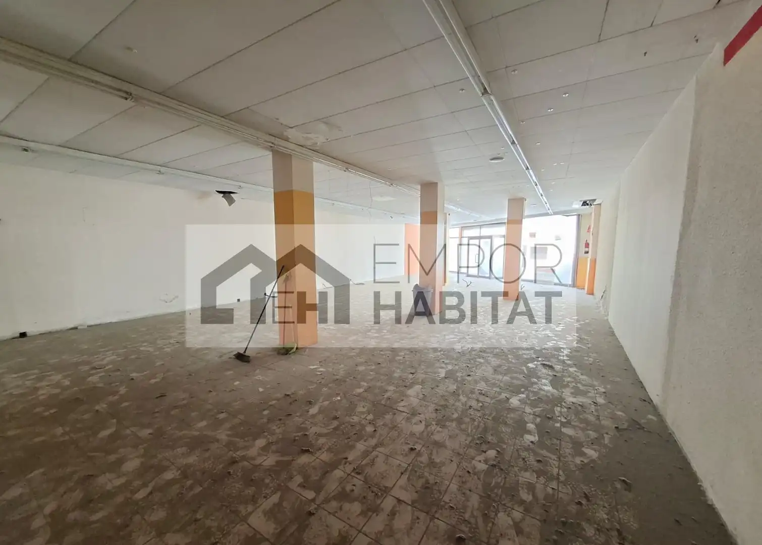 Local comercial en venta en Carrer Cabrafiga, imagen 3