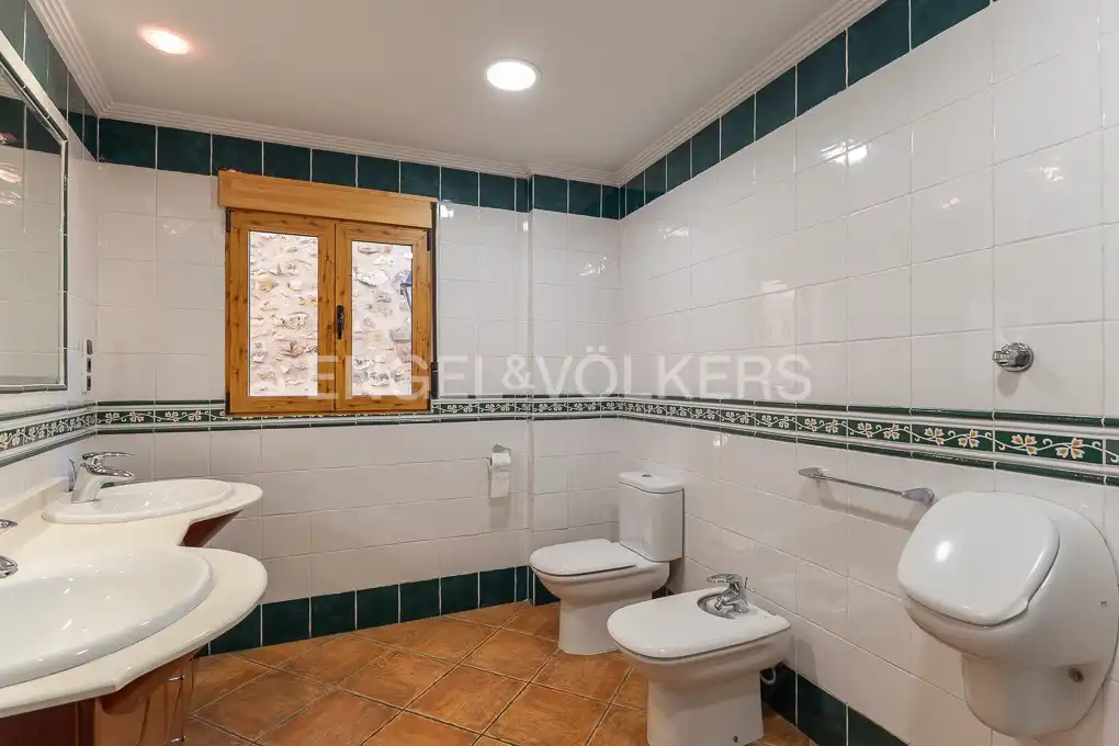 Bathroom of Houses for sale in Alcublas  with Air Conditioner, Heating and Terrace