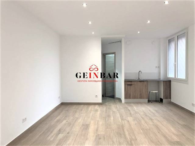 Local comercial en Alquiler en Calle MILANESAT en Les Tres Torres